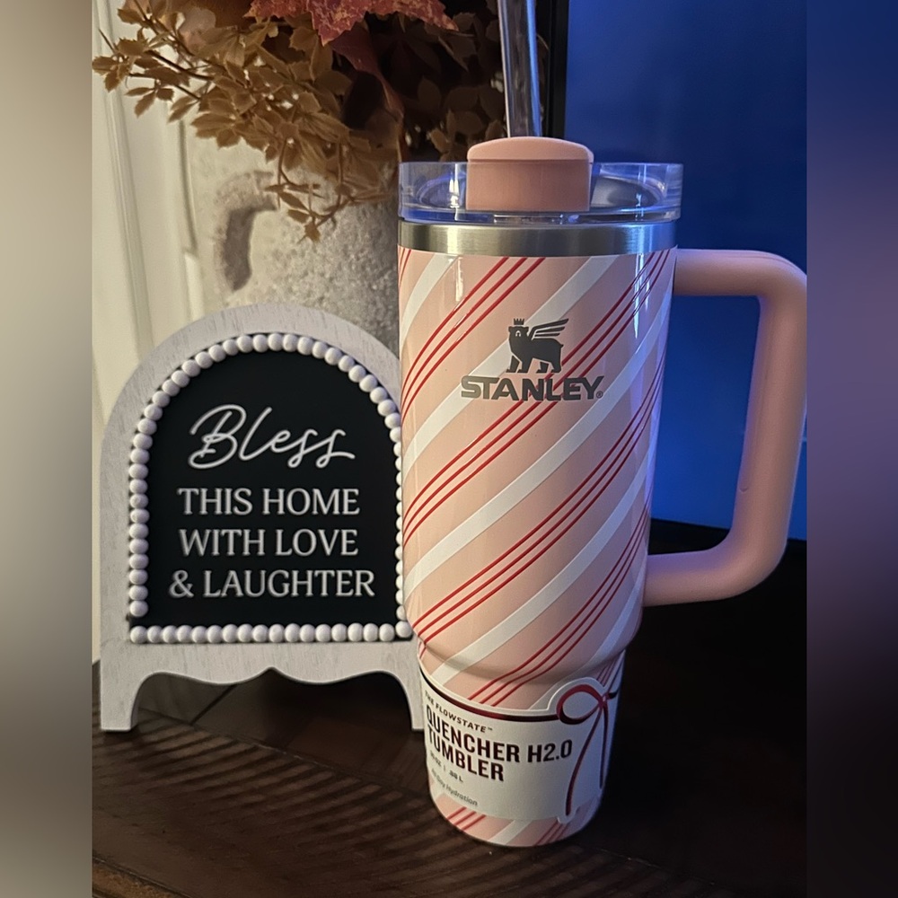 Stanley Strawberry Twist Holiday Pink & Red Striped Quencher 30oz Tumbler